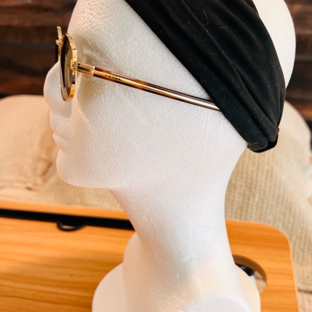 Designer Sunglasses - Picture 2 of 11